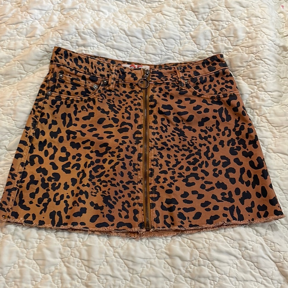 Free People leopard print skirt size 25 (small) 🐆🖤🤩